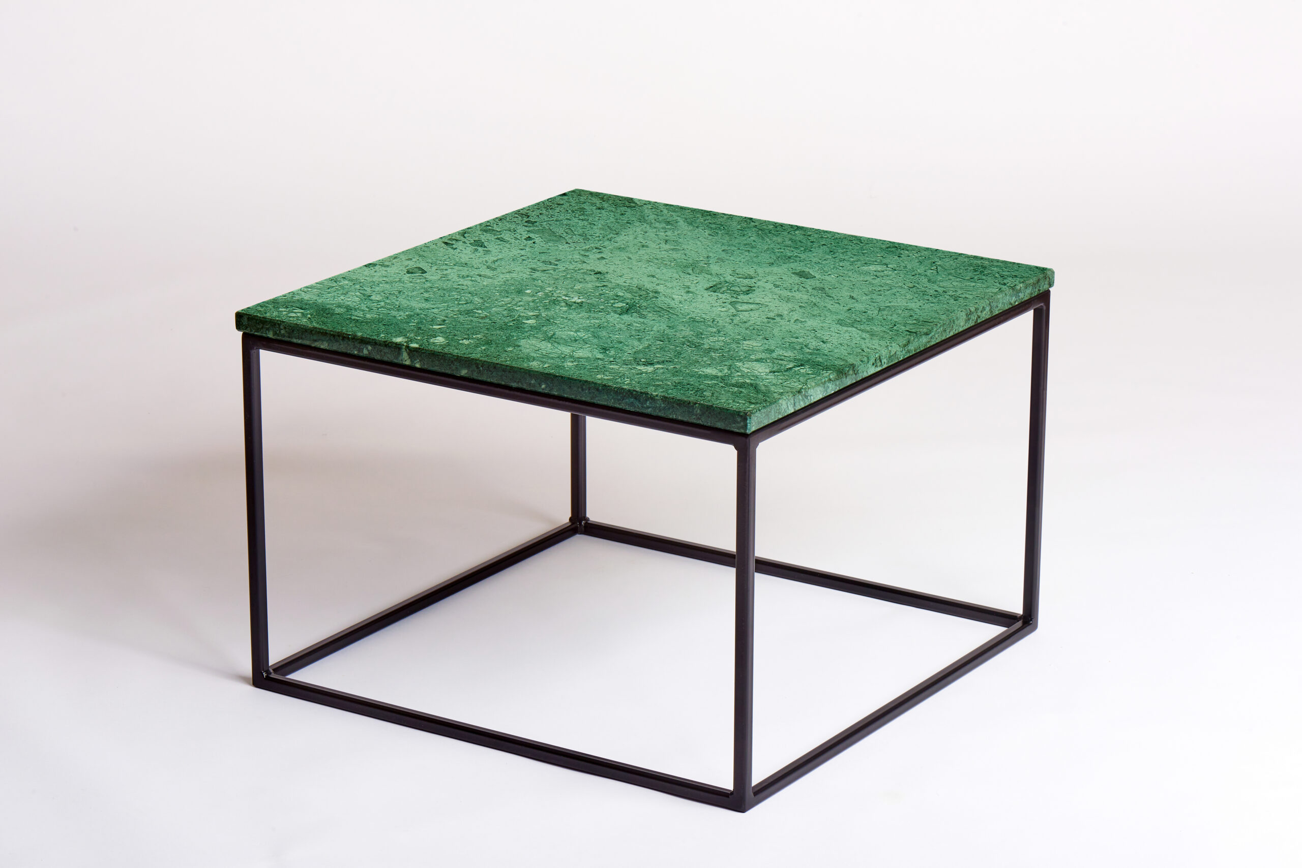60 bij 60 cm - Groene marmeren salontafel- boven zijaanzicht- VanMarmer